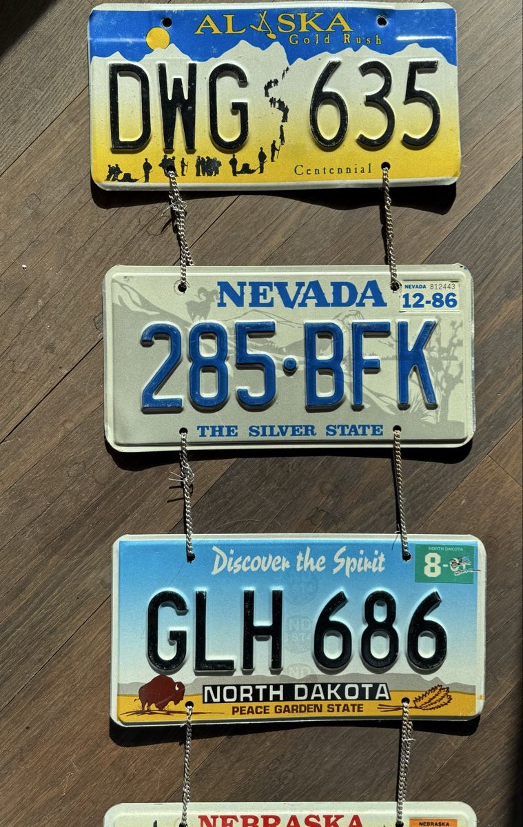 Schilder: 7 Original Autonummern / Number Plates USA – Gebraucht aus Zürich von XChange 1