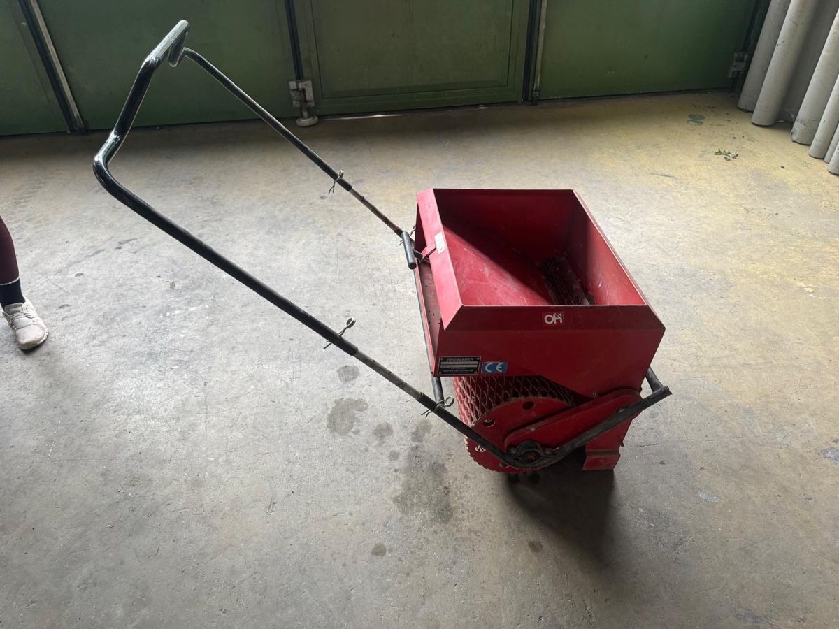 Alle Maschinen: Handsämaschine Pro Seeder HP-600 – Gebraucht aus Aesch BL von strawberry. 1