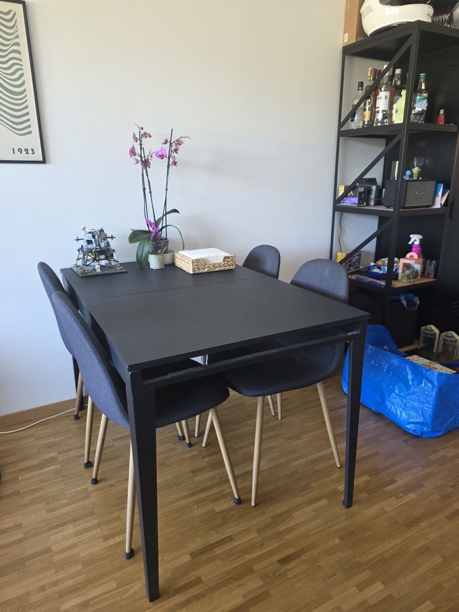 Beliani Set di tavolo e panche: Extending Dining Table (with/without chairs) – Nuovo (secondo la descrizione) da Geneve venduto da mak_hzx5