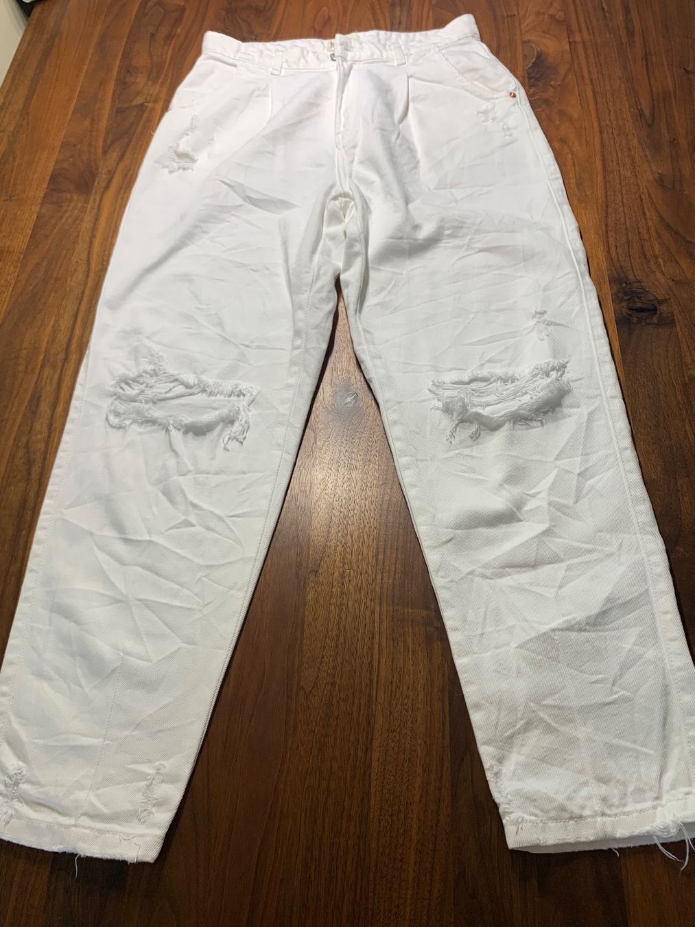 Bershka Jeans: Neu Damen Jeans Hosen Gr. 40 – Nuovo (secondo la descrizione) da Embrach venduto da Bdennis