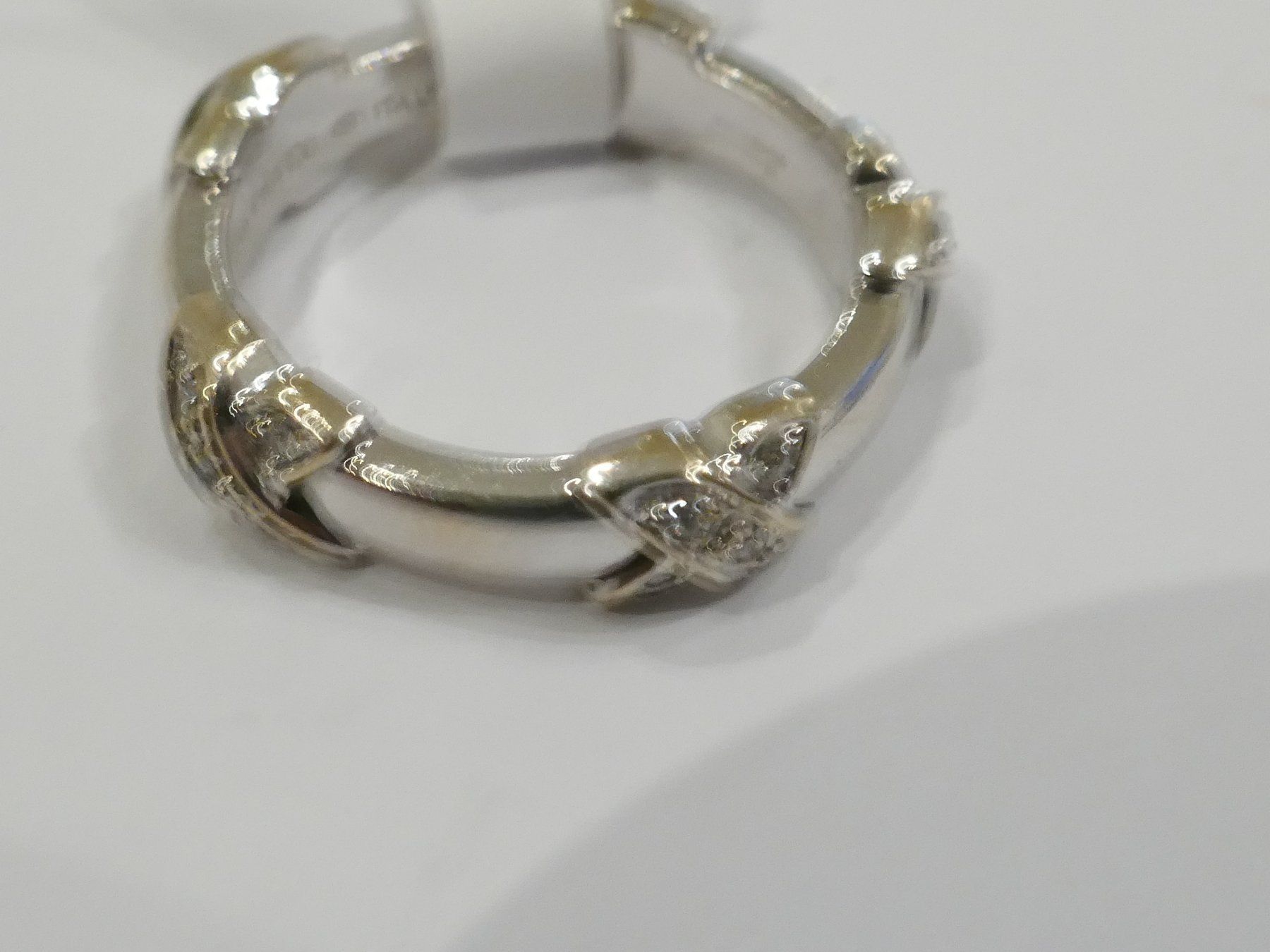 Tiffany & Co. Anelli: BRILLANT-RING CROSS, TIFFANY & CO 18 kt – Usato da Schaffhausen venduto da swisswatches-andmore