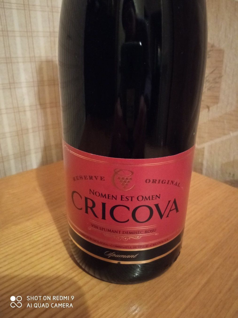 Wein: CRICOVA Sparkling Wein, halbtrocken, rot – Neu und originalverpackt aus Wald ZH von mlnt 2