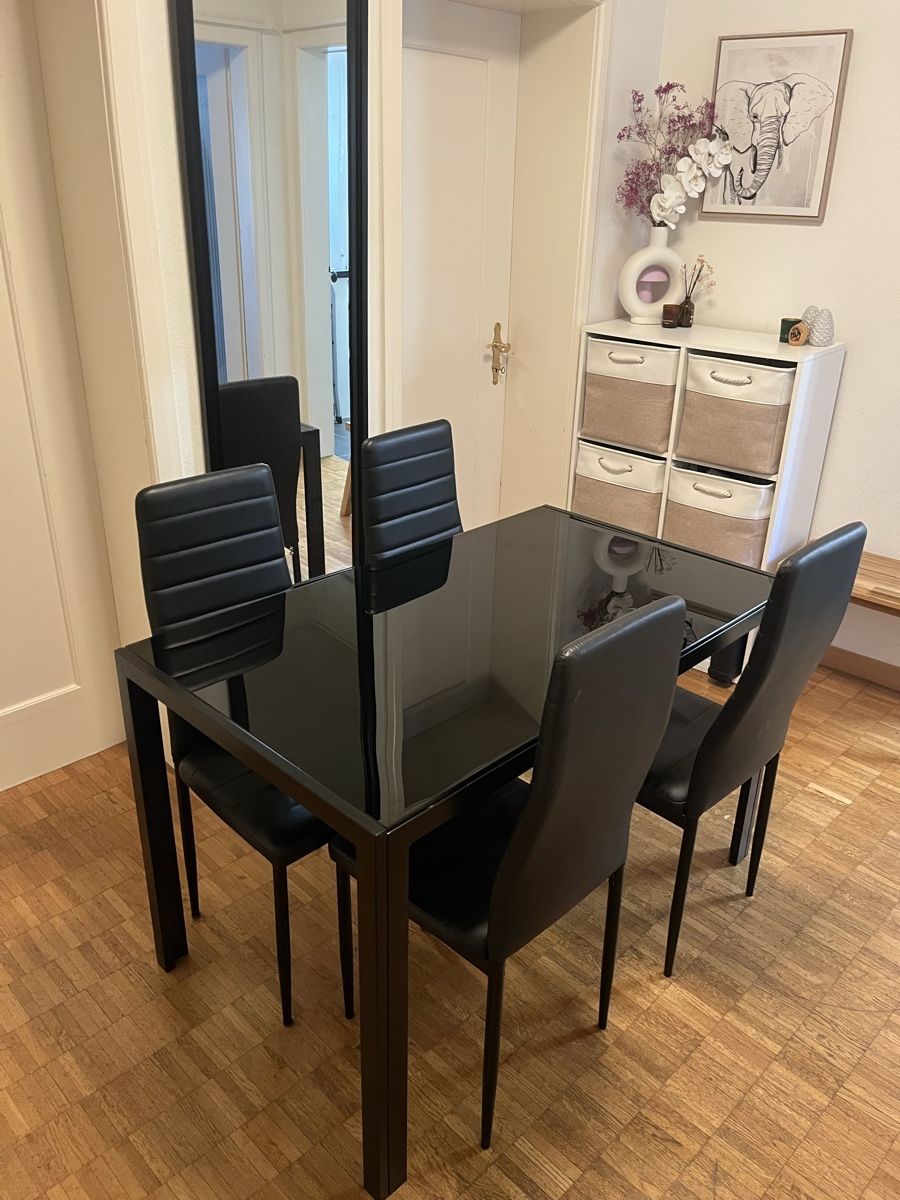 Set tavolo e sedie: Schwarzer Tisch OHNE Stühle – Nuovo (secondo la descrizione) da Zürich venduto da gon_2k5k 1