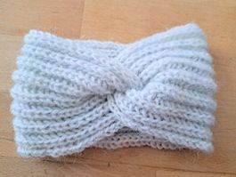 Schönes handgestricktes Stirnband mit Mohair