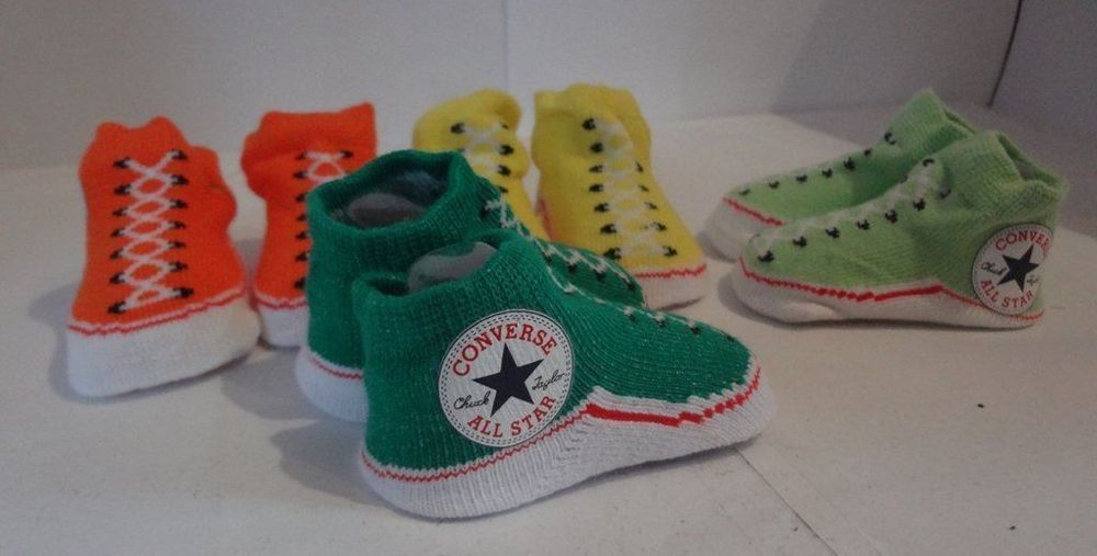 Süsse Converse Babysocken Socken Grau Kindersocken Chucks (Neu und