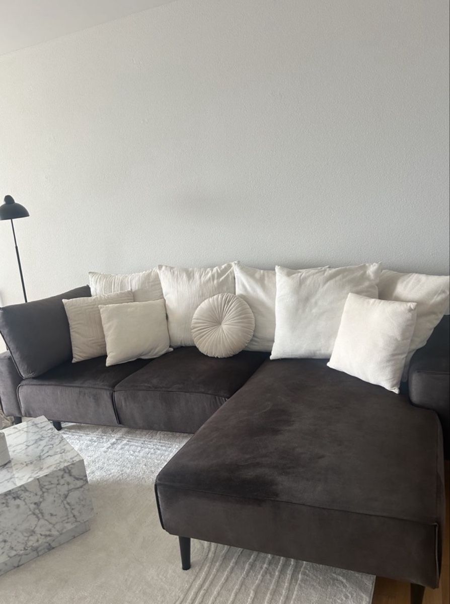 Sofas: Ecksofa braun – Neuf (Voir description) à Aarburg par mel_t6n9