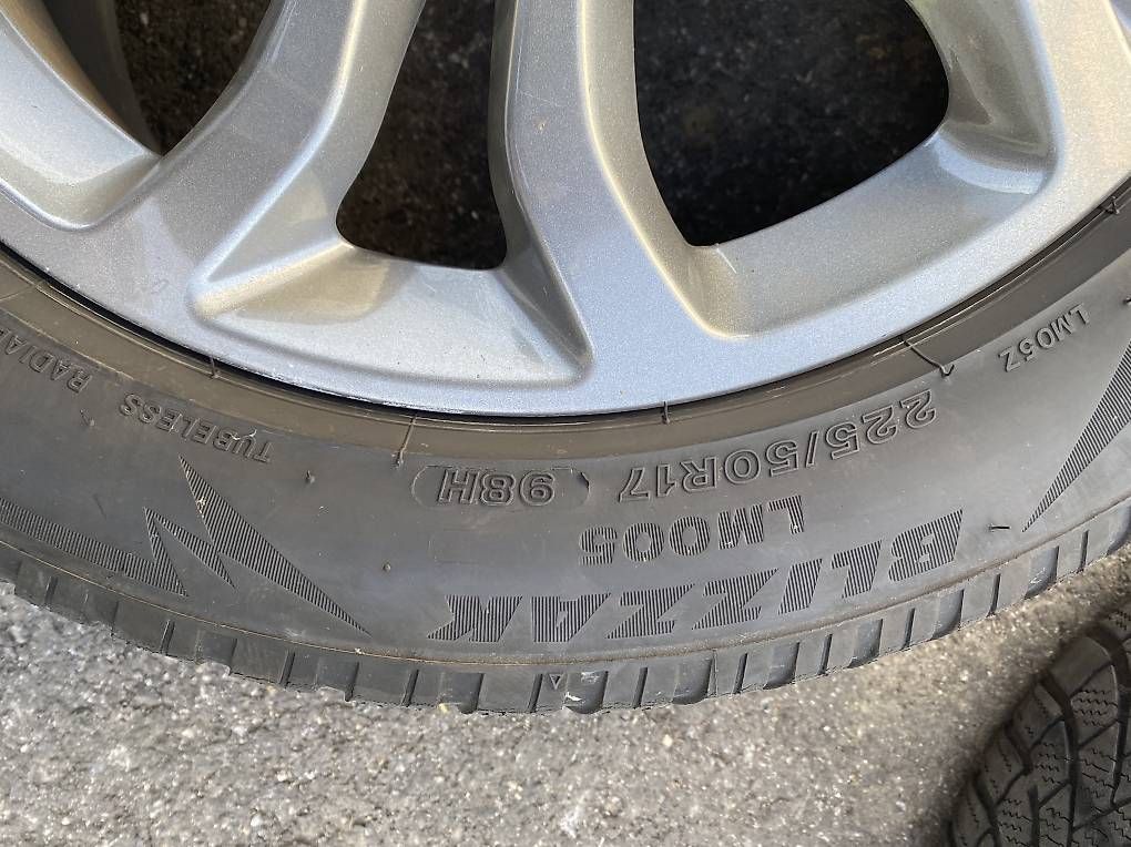 Pneumatici & Ruote complete: 4 Autoreifen mit Felgen – Usato da Gross venduto da Rocks1 1
