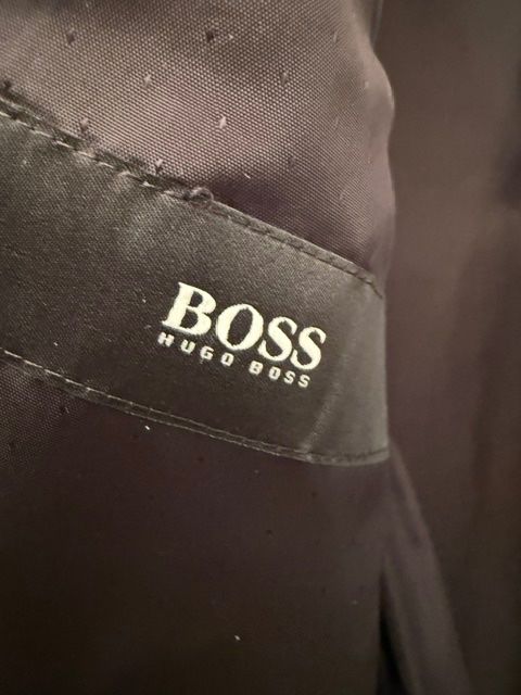 Hugo Boss Completi: Smoking Hugo Boss – Nuovo (secondo la descrizione) da Lausanne venduto da Demolay 4