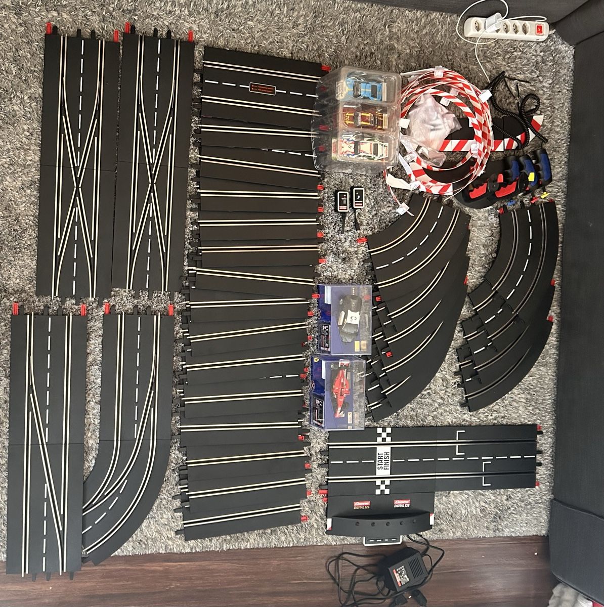 Carrera Piste: Carrera DIGITAL 132/124 Rennbahn Set mit Wireless, AppConnec – Usato da Zürich venduto da roussii