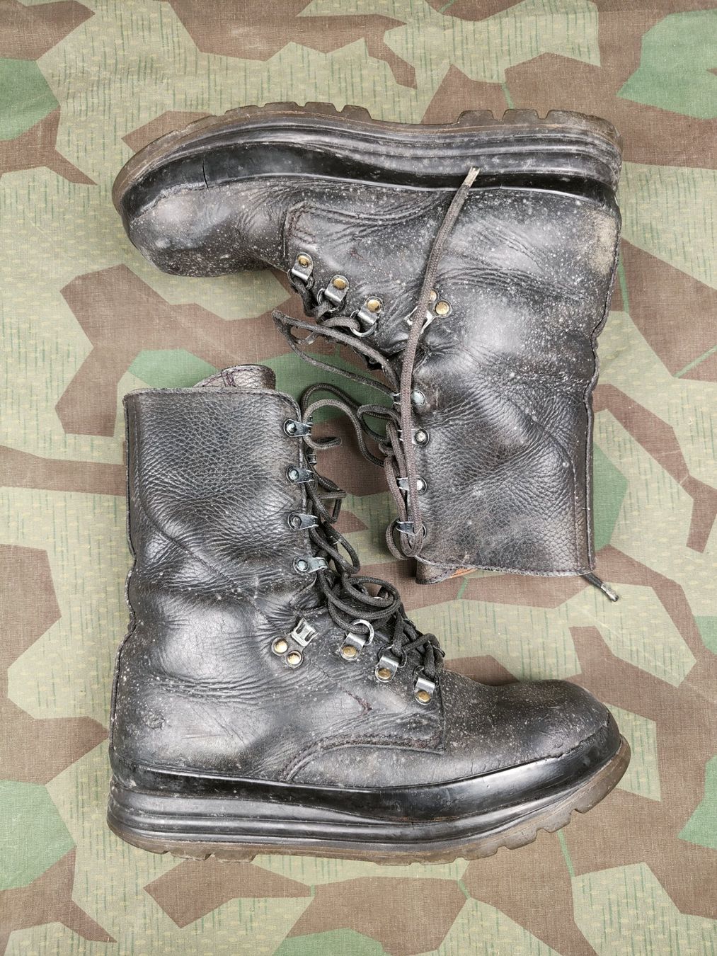 Schweizer Armee Uniformi: Kampfstiefel Ord. 1990, Grösse 280 6 – Usato da Bauma venduto da SwissMilitaria 2