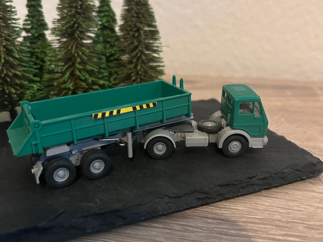 Wiking Modellini d'auto: Wiking Mercedes Benz Kipplaster – Usato da Goldach venduto da Manyro55 1