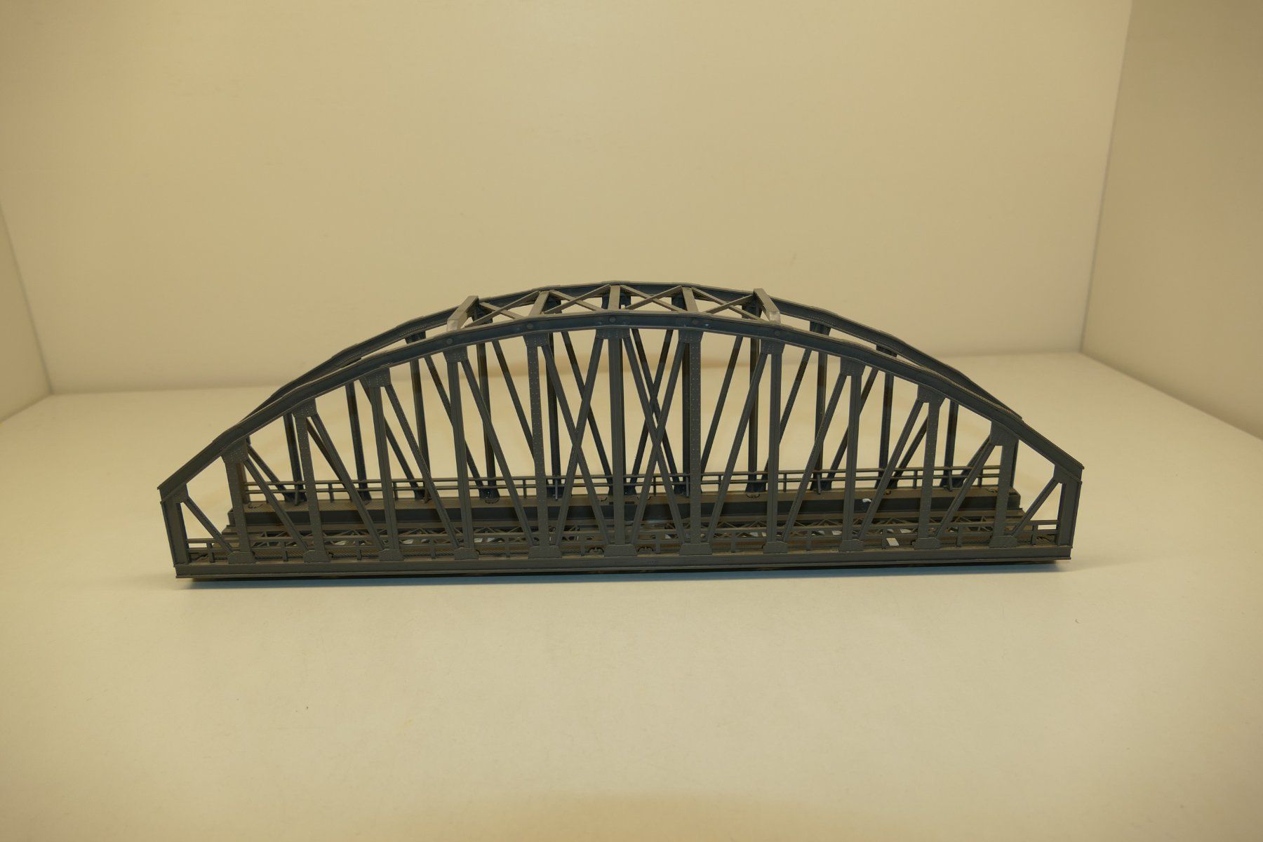Märklin Modellini di ferrovie: Märklin H0: M+K-Gleis Bogenbrücke – Usato da Niederhasli venduto da rail-duerst