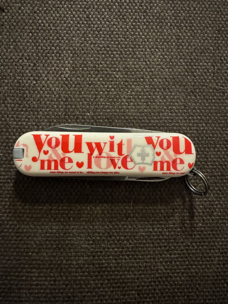 Victorinox Coltelli tascabile: Victorinox classic 2011 Loving you – Nuovo e nell'imballaggio originale da Hergiswil NW venduto da wert721