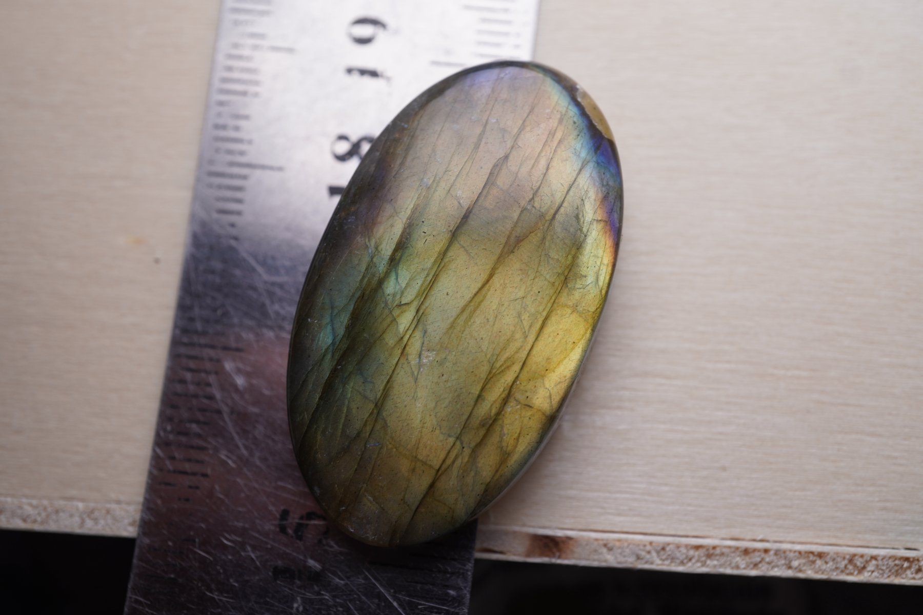 Minerali & Pietre curative: Labradorit  Top  Cabochon 479      Ab 1.- – Nuovo e nell'imballaggio originale da Eschenbach SG venduto da topstone 4