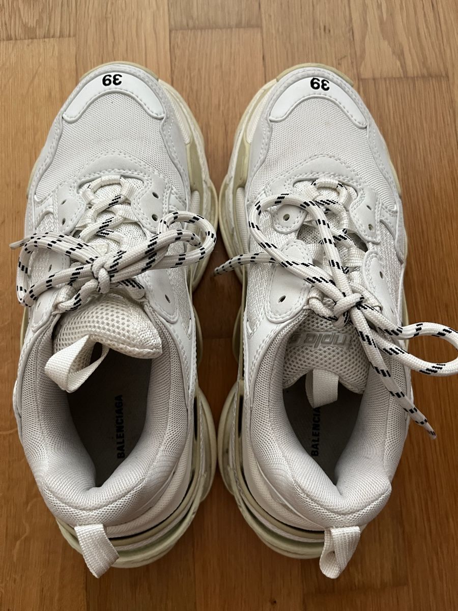 Balenciaga Damenschuhe: Balenciaga Triple S Sneakers – Gebraucht aus Zürich von JB23JB 2