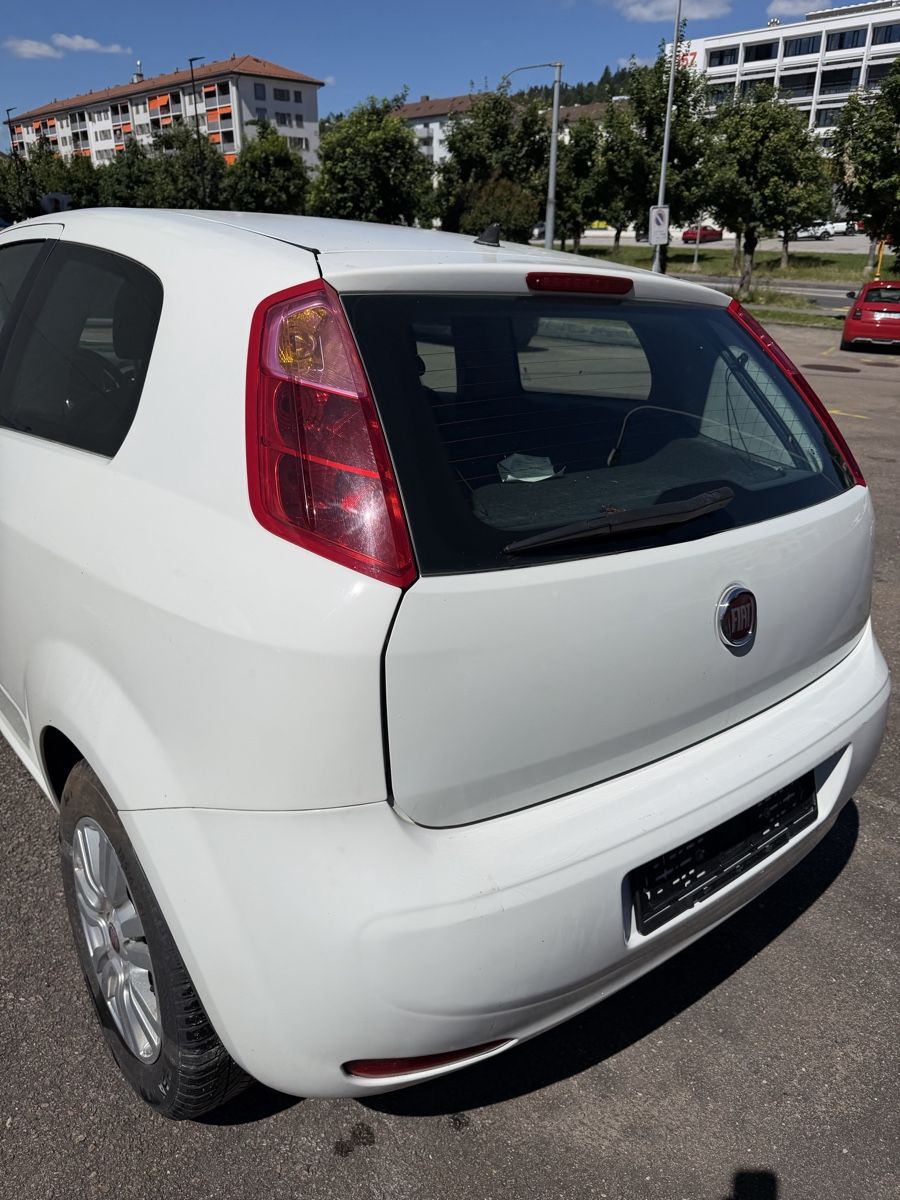 Fiat Automobili: Fiat punto  – Difettoso da La Chaux-de-Fonds venduto da Transportchezmax 5