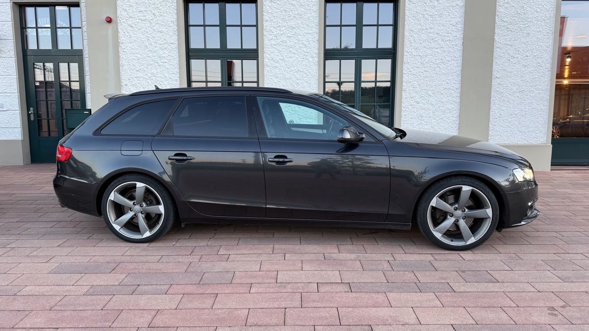 Audi Automobili: Audi A4 Avant S-Line 2.0 Tfsi – Usato da oftringen venduto da MofaBase 1