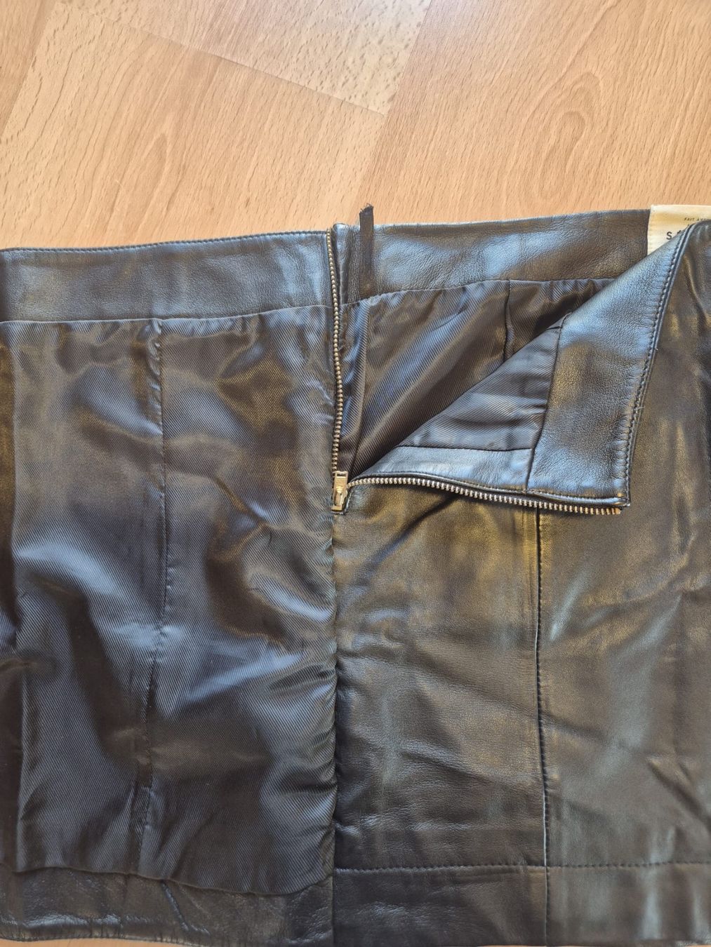 Sezane Jupes: Jupe en cuir noir Sézane, taille 36 – D'occasion à Épalinges par lola_vp_99 3