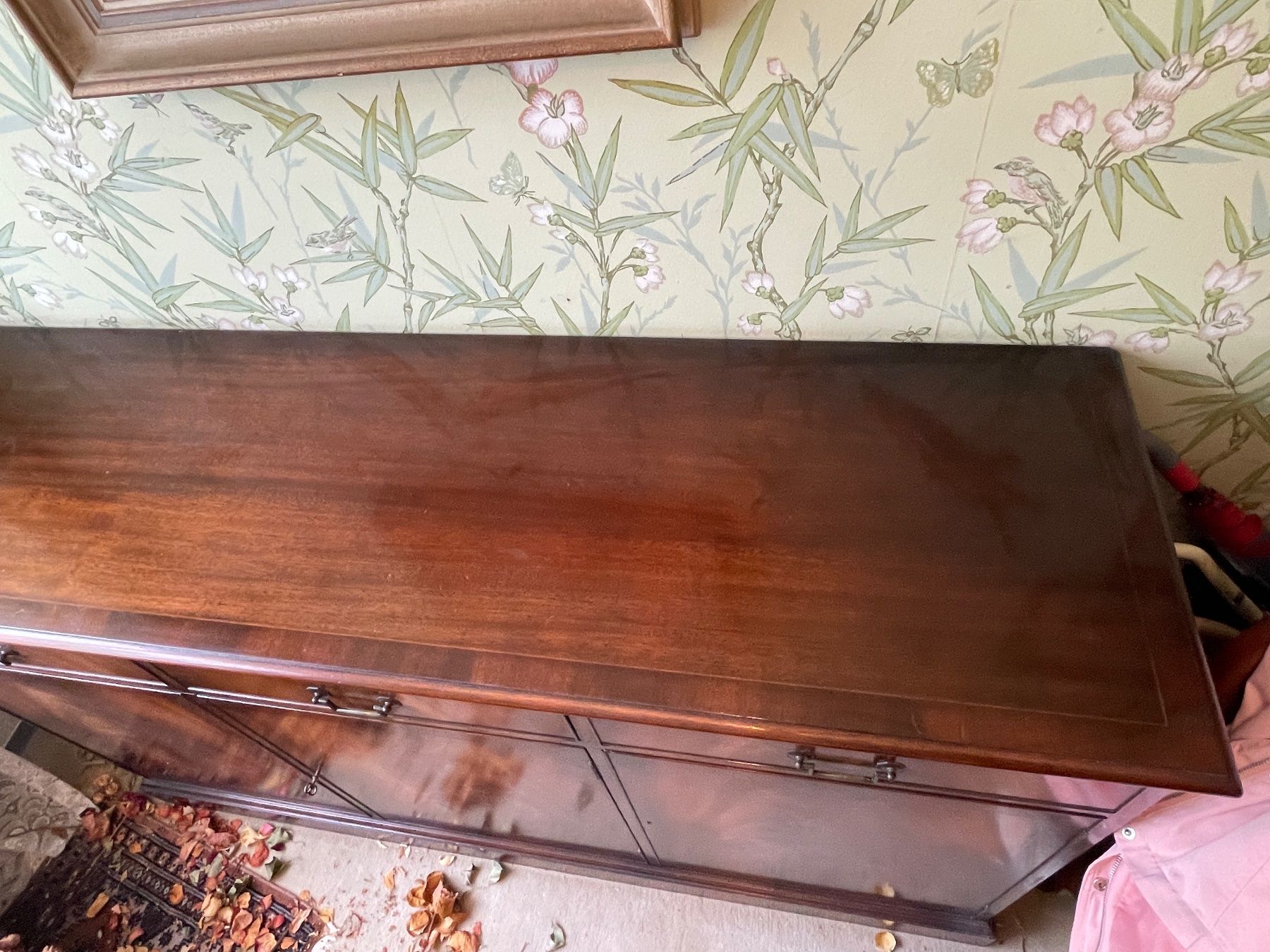 Cassettiere: Antikes Sideboard oder Kommode aus Nussbaumholz – Usato da Volketswil venduto da rubin74 2