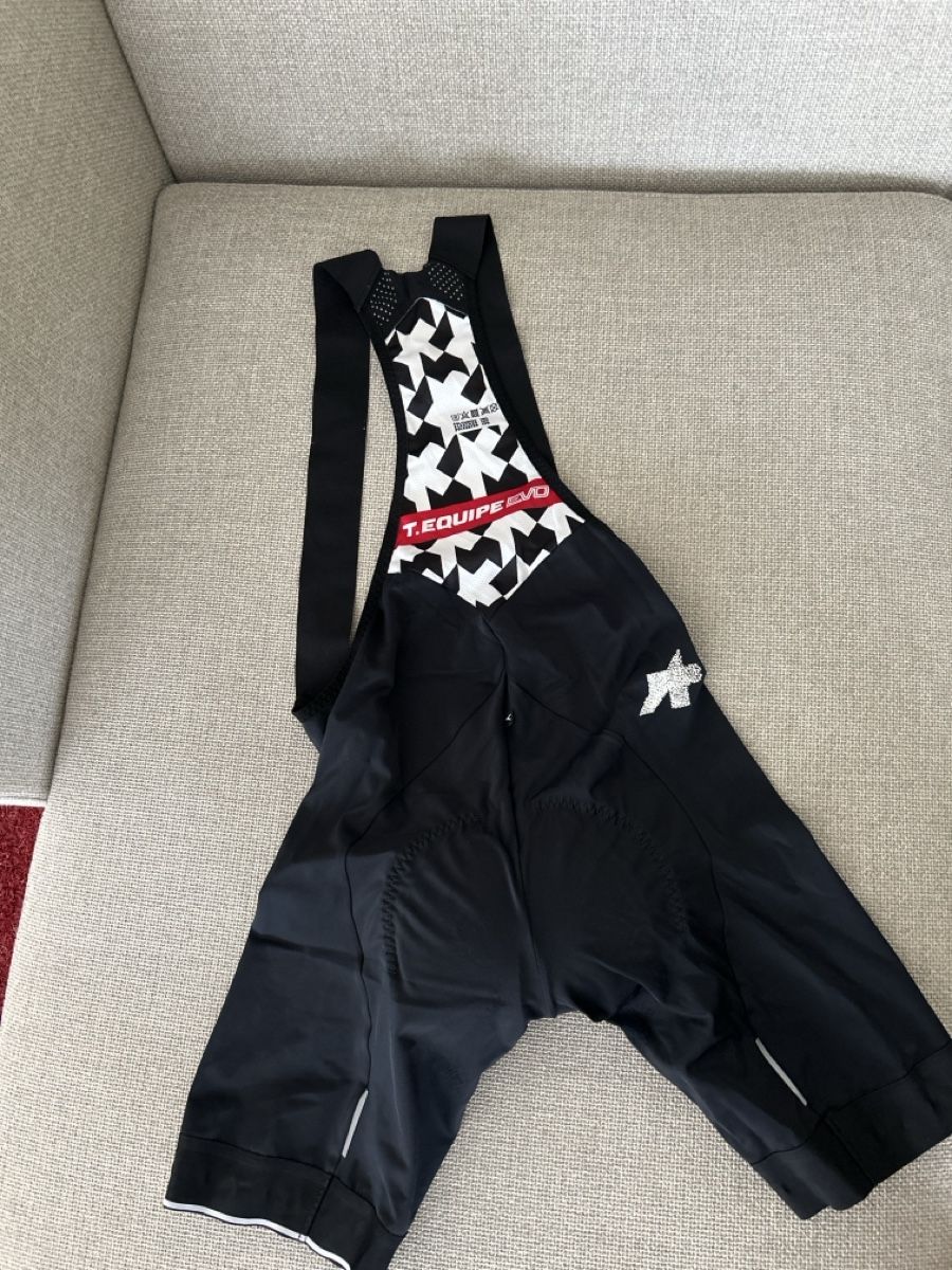 Assos Pantalons: Cuissard Assos Taille L – D'occasion à Biel/Bienne par ponpon_bleu 2