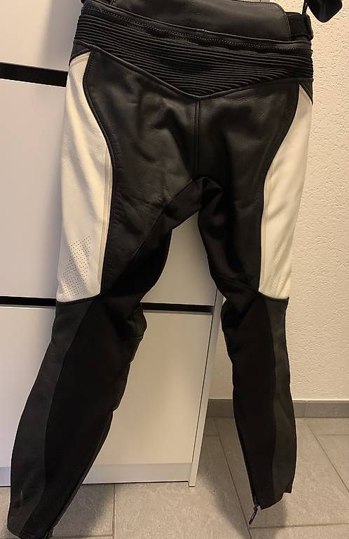 Kleiderpakete: Damen Leder Motorradkombi IXON Trinity Gr. S – Gebraucht aus Sumiswald von tanscha. 3
