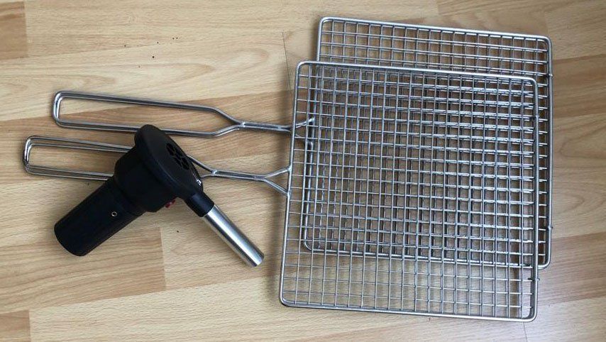Grills: 2 Grillrost Edelstahl mit Grill Fön – Neu und originalverpackt aus Matzendorf von BTCSwisswatcher