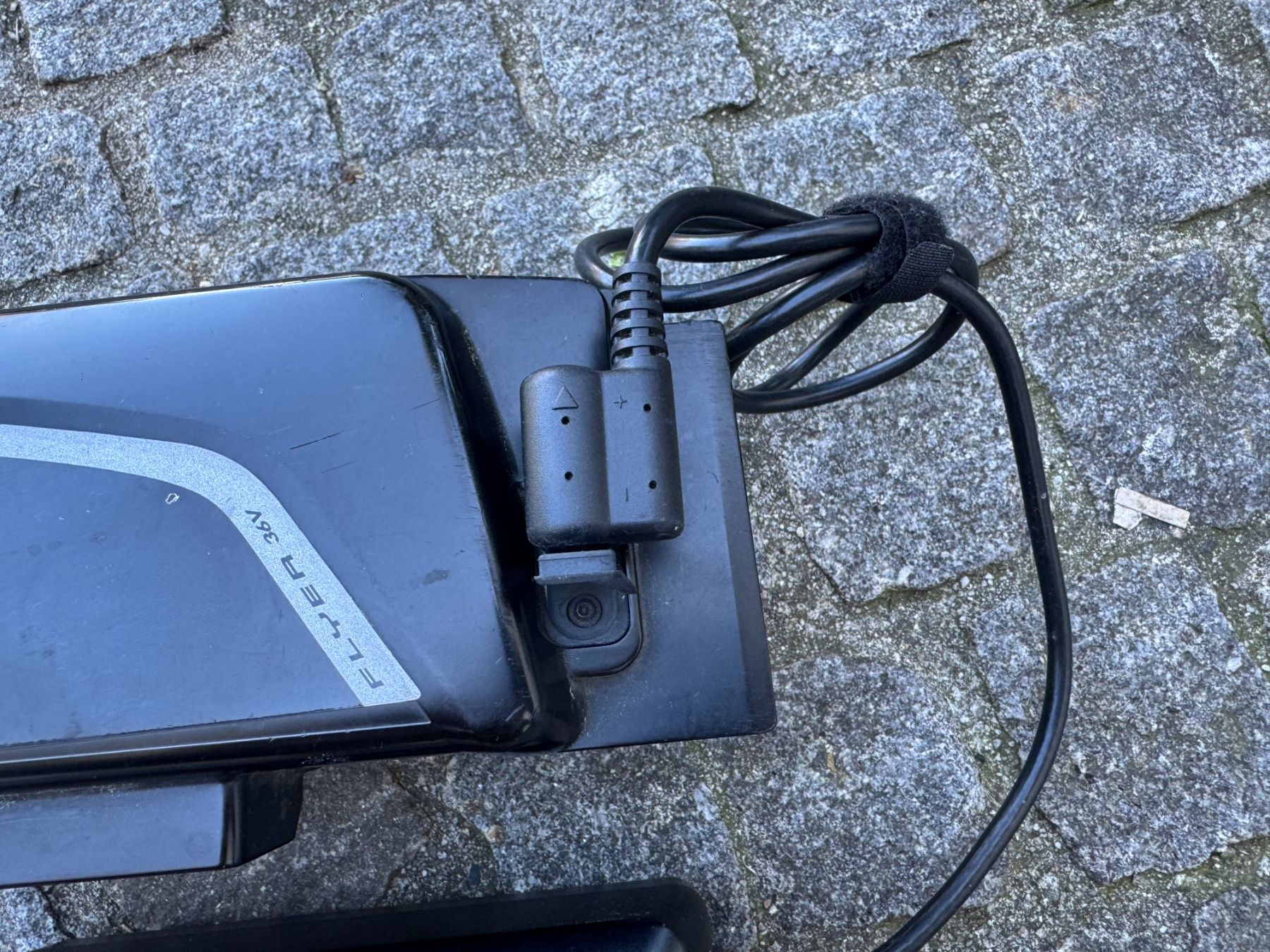 Flyer Batterie: Flyer Ladegerät SIB oder NG Akkus 36V NKJ064A – Usato da Volketswil venduto da mstonys 4