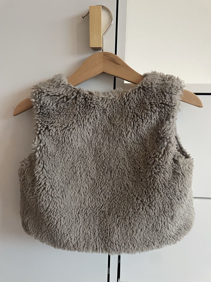 Altro abbigliamento per bambina: Gr. 86 Kunstpelzweste – Usato da Wädenswil venduto da flo8820 1