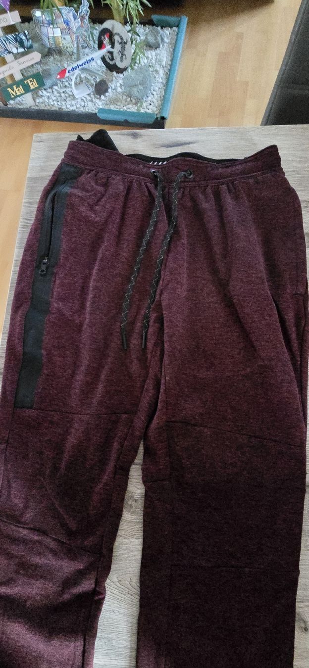 Hosen: Jogginghose Herren S – Neu (gemäss Beschreibung) aus Adlikon von SkodaFabia92