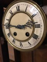 Wanduhr aus Holz über 100 Jahre alt aus Familienbesitz
