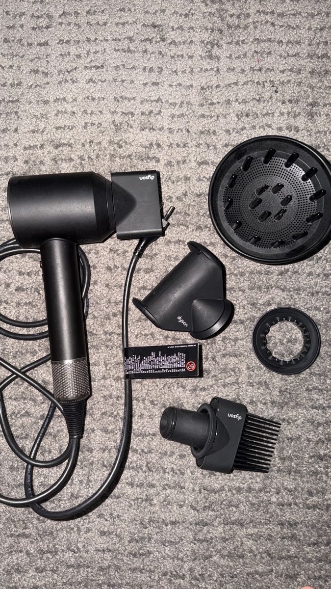 Dyson Asciugacapelli: Dyson Föhn – Usato da Birmenstorf AG venduto da eva_8tmx