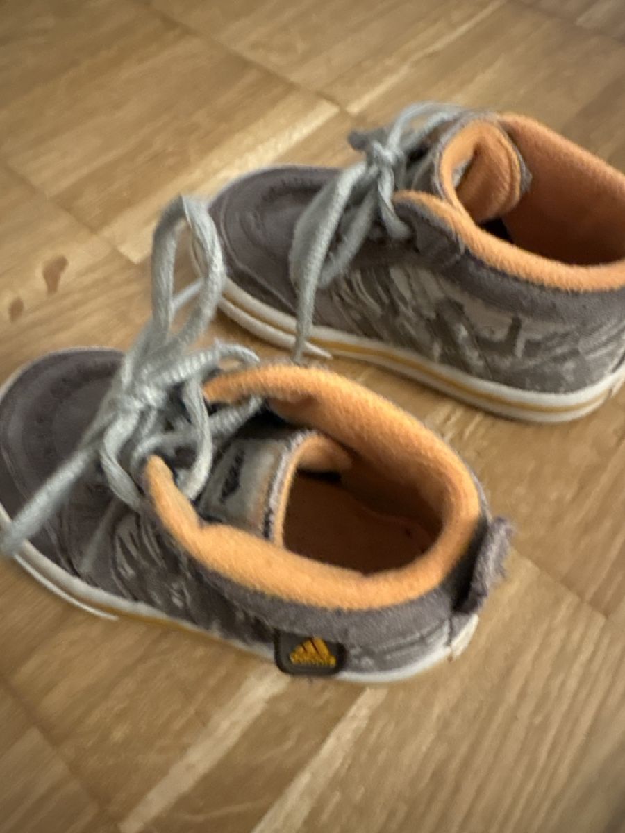 Adidas Scarpe per ragazzi: Adidas Gr. 20 – Usato da Oberengstringen venduto da JennyLu01