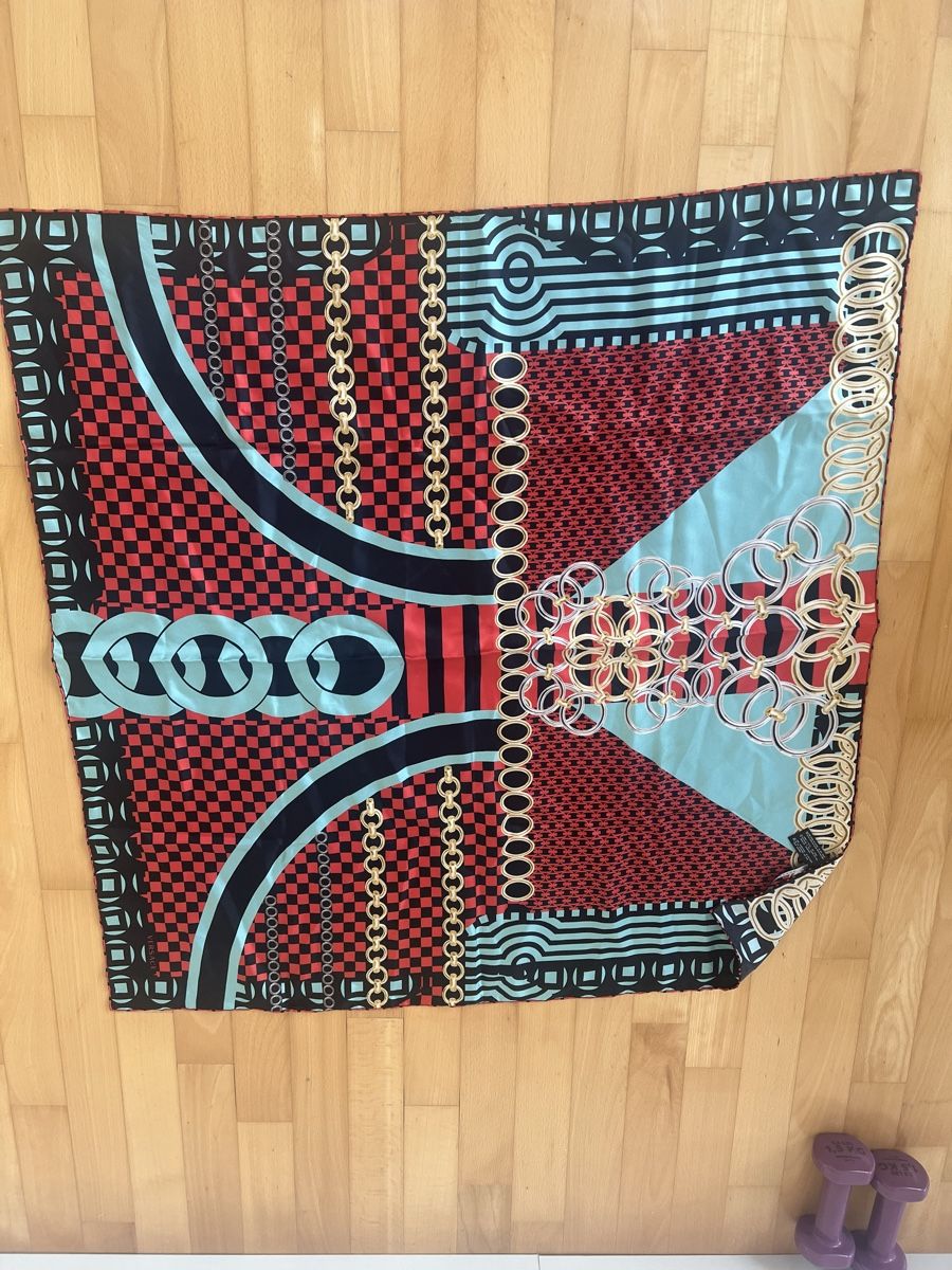 Versace Foulard & Sciarpe: Versace silk scarf – Nuovo (secondo la descrizione) da Biel/Bienne venduto da RO19