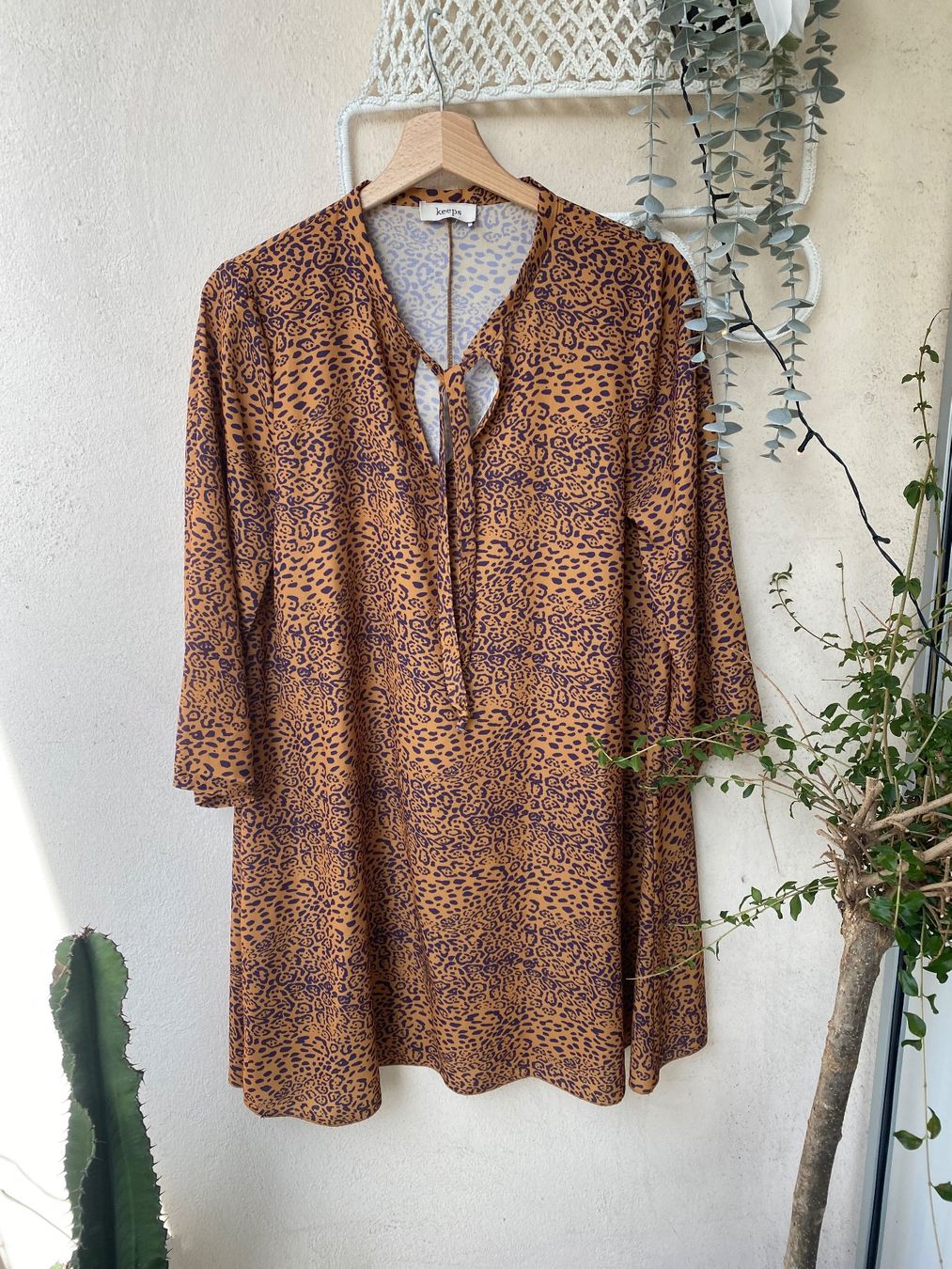 Robes: Robe imprimé léopard orange avec liens cou T. M KEEPS – D'occasion à Genève par lejardindesvetements