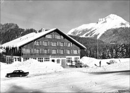 Les Paccots FR // 1968 Hotel Ermitage Moléson