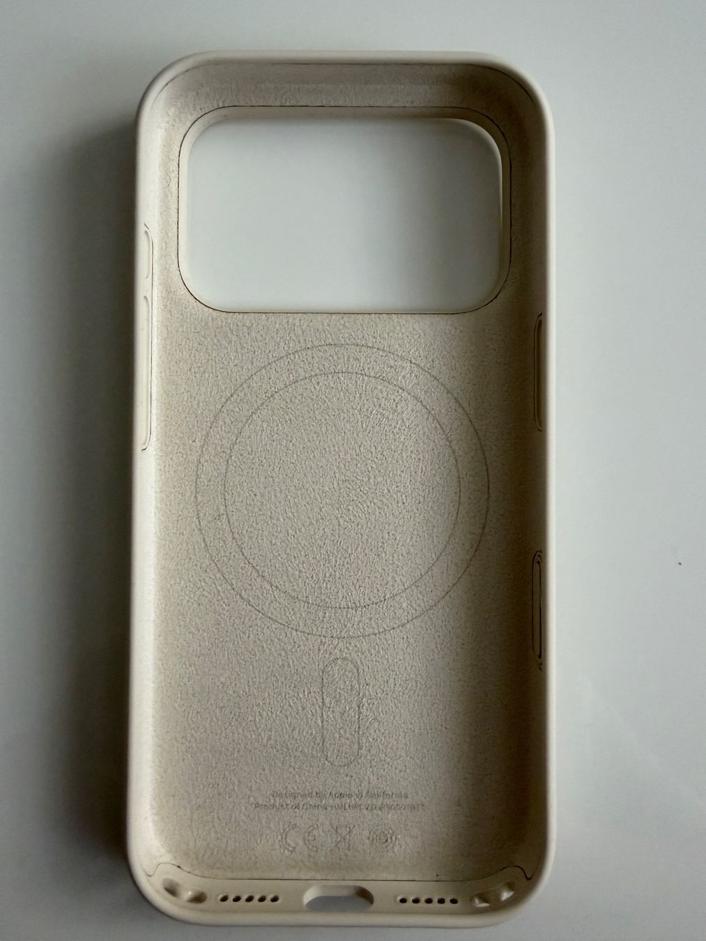 Apple Cover & Protezioni schermo: Apple Silikon Case iPhone 17 Pro Vanille – Nuovo (secondo la descrizione) da Möhlin venduto da SabrinaRK86 1