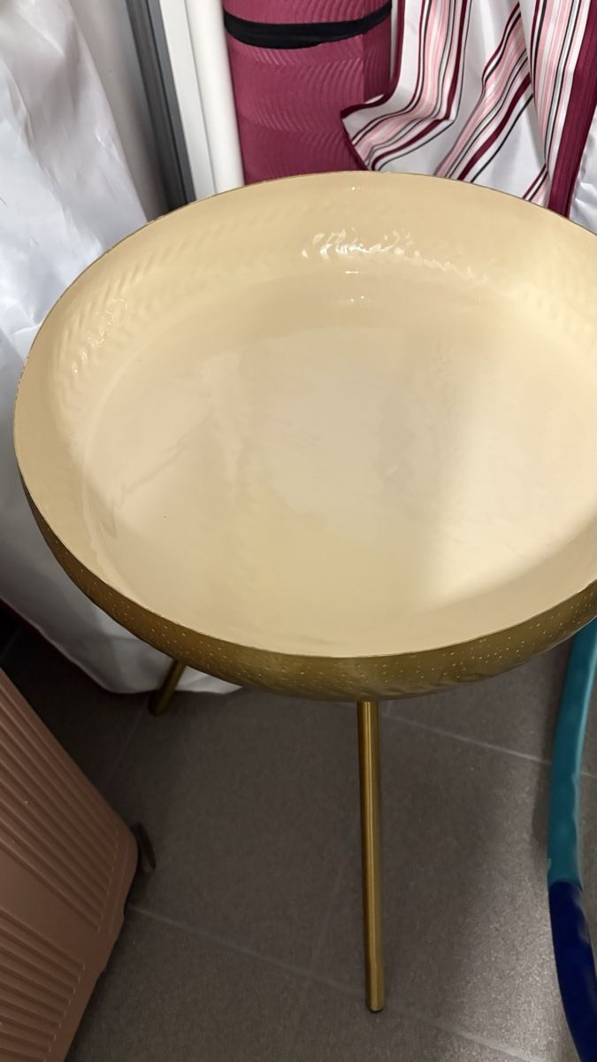 Tische: Beistelltisch Gold  – Gebraucht aus Schübelbach von sel_hr5w 1