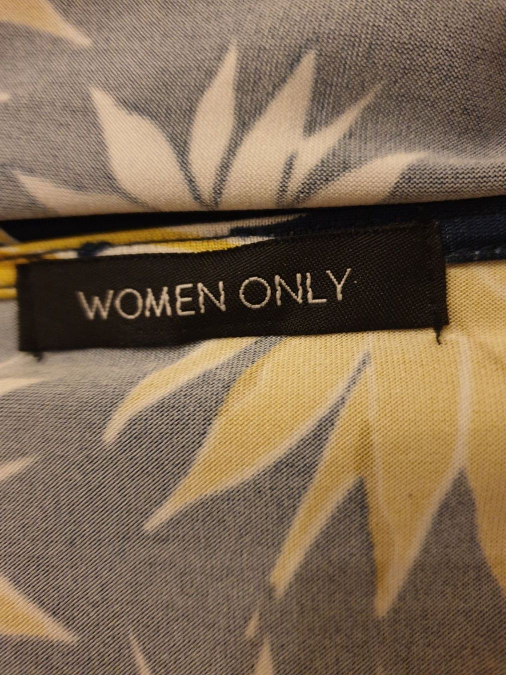 Only Vestiti: Robe, M, Women Only, excellent état, 95%polyester+5%elastane – Nuovo (secondo la descrizione) da Neuchâtel venduto da Verenas12 2