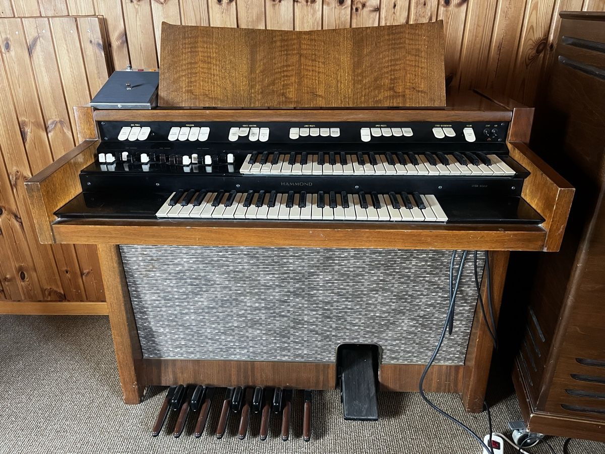 Hammond Strumenti musicali: alte Hammond-Orgel – Usato da Lupfig venduto da sil_86mg