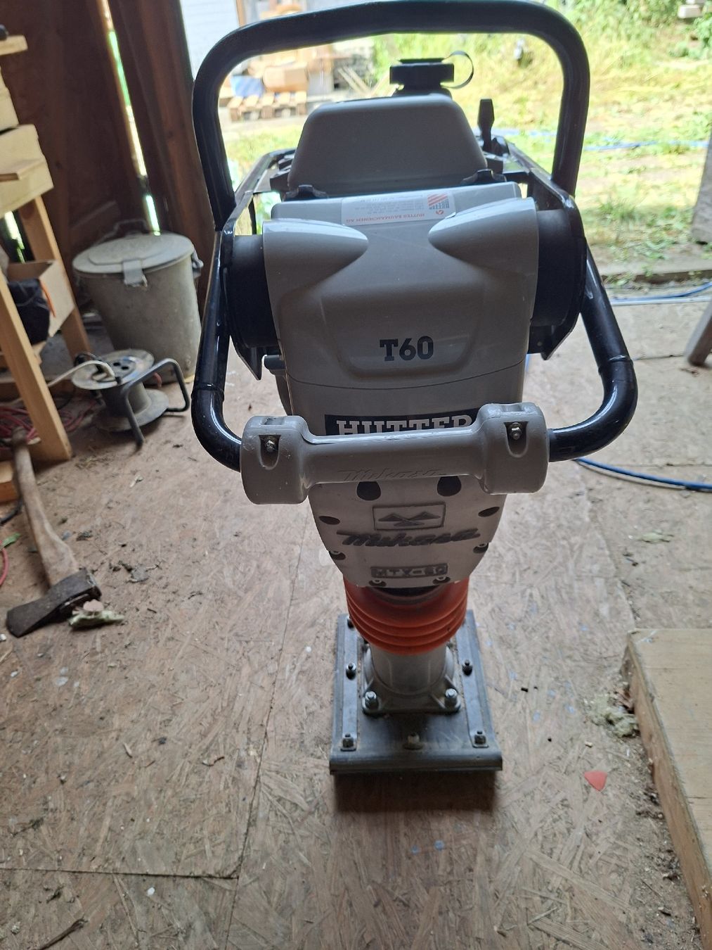Tutte le macchine: Grabenstampfer Hutter T60 guter Zustand – Usato da Winterthur venduto da M.Mi
