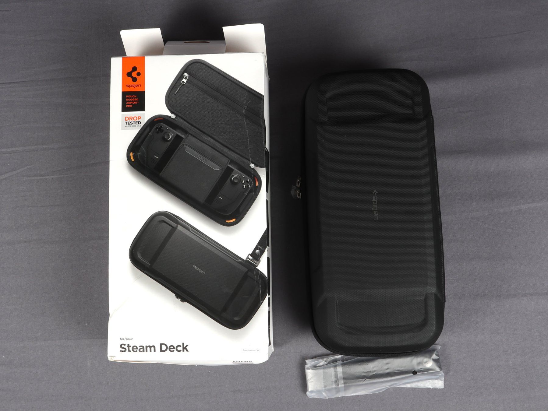 Spigen Custodie protettive: SPIGEN Steam Deck Case – Nuovo (secondo la descrizione) da Steinen venduto da Restwert_Steinen