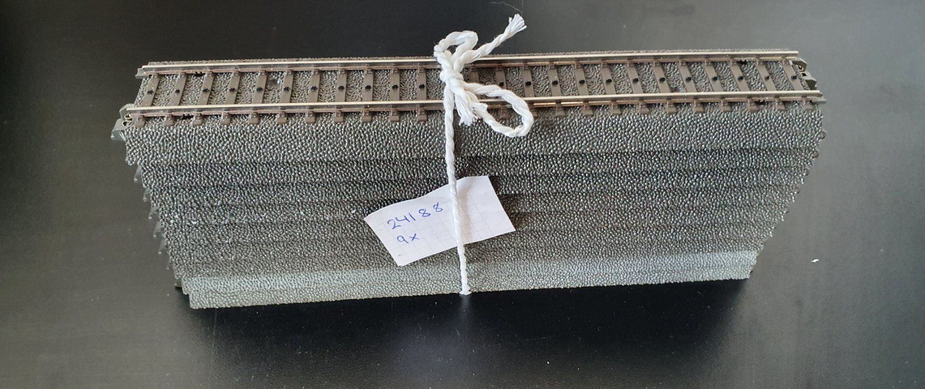 Märklin Modellini di ferrovie: MÄRKLIN: 9 X C-GLEIS GERADE 24188 – Usato da Biglen venduto da taunus82