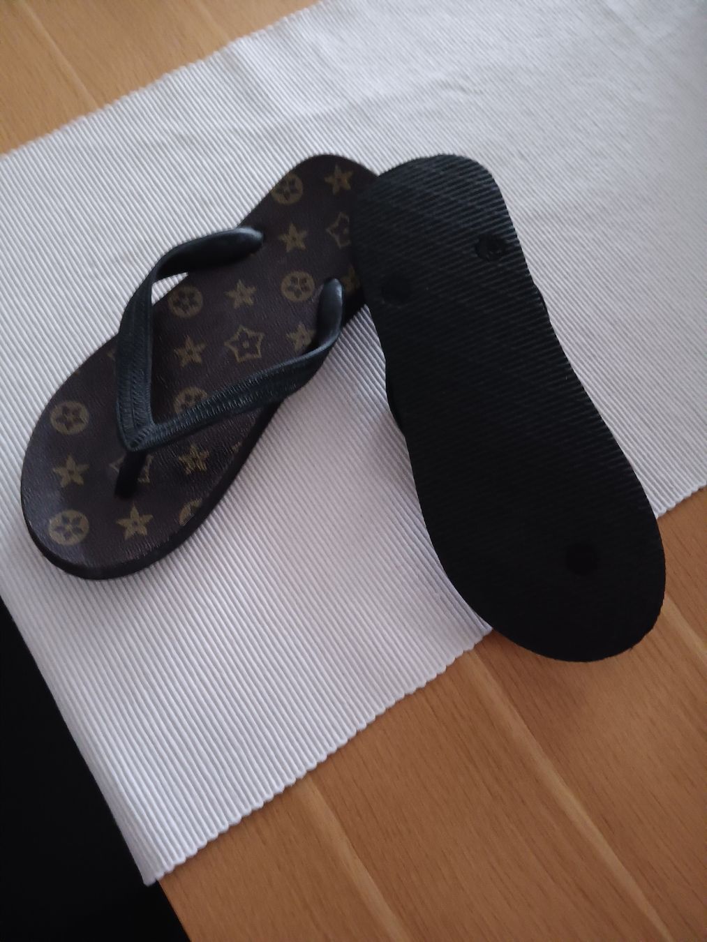 Scarpe da uomo: tolle Flip Flops – Usato da Stansstad venduto da leoni66 1