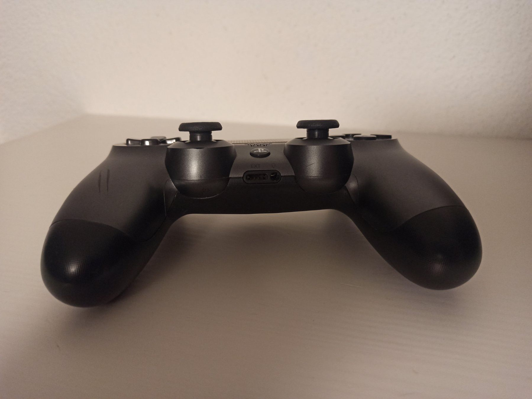 Manettes: Original Controller Sony PS4 Wireless DualShock 4 V2 B – D'occasion à Oberweningen par mar_87mx 2