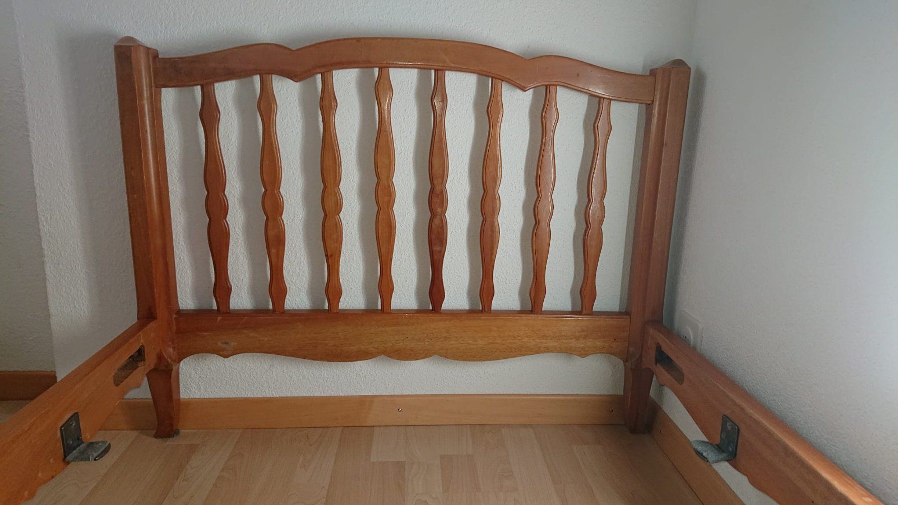 Letti: Bettgestell / Holz Vintage – Usato da Ueberstorf venduto da JJ_Longo 1