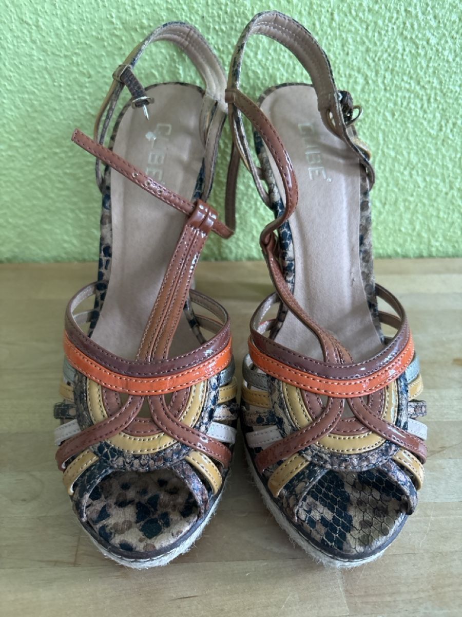 Scarpe da donna: Sandales Plateau taille 38 – Usato da Düdingen venduto da Yellow