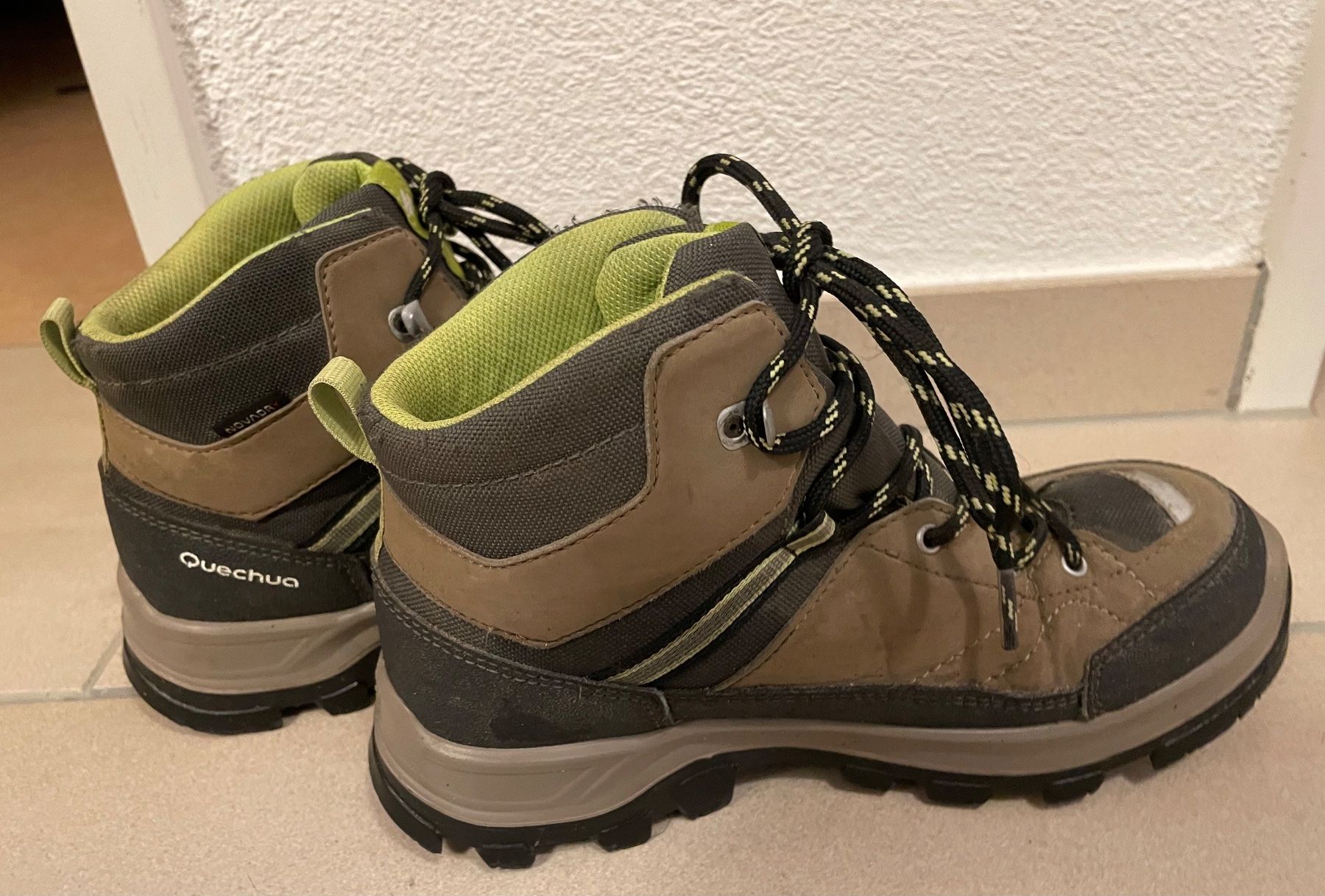 Decathlon Scarpe per ragazzi: Quechua Jungen Wanderschuhe Gr.35 – Nuovo (secondo la descrizione) da Schaffhausen venduto da London114 4