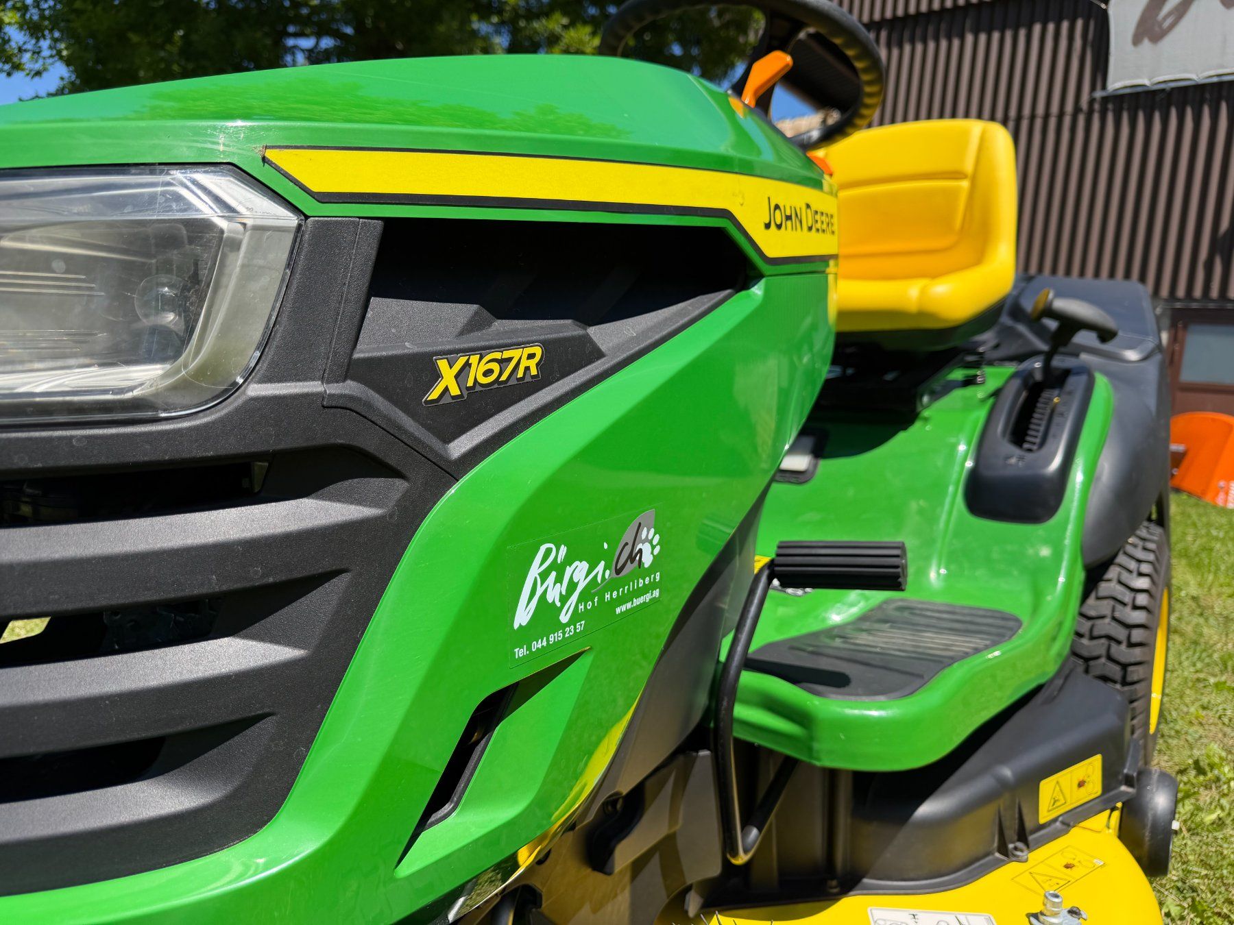 Tagliaerba: Rasentraktor John Deere X167R – Usato da Herrliberg venduto da Herby7