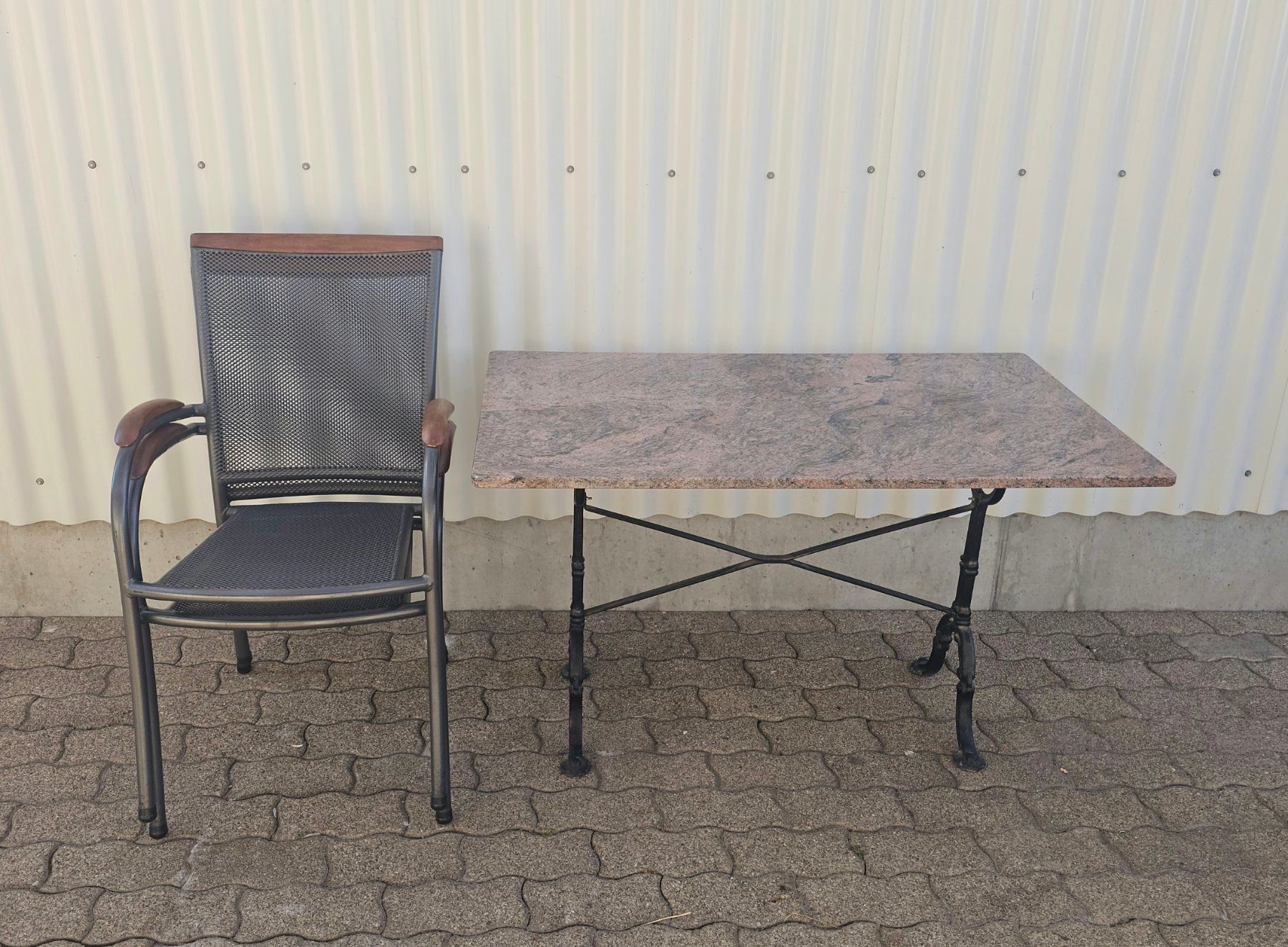 Tavoli: Granittisch mit 2 Stühlen – Usato da Etzgen venduto da juj_b678 4