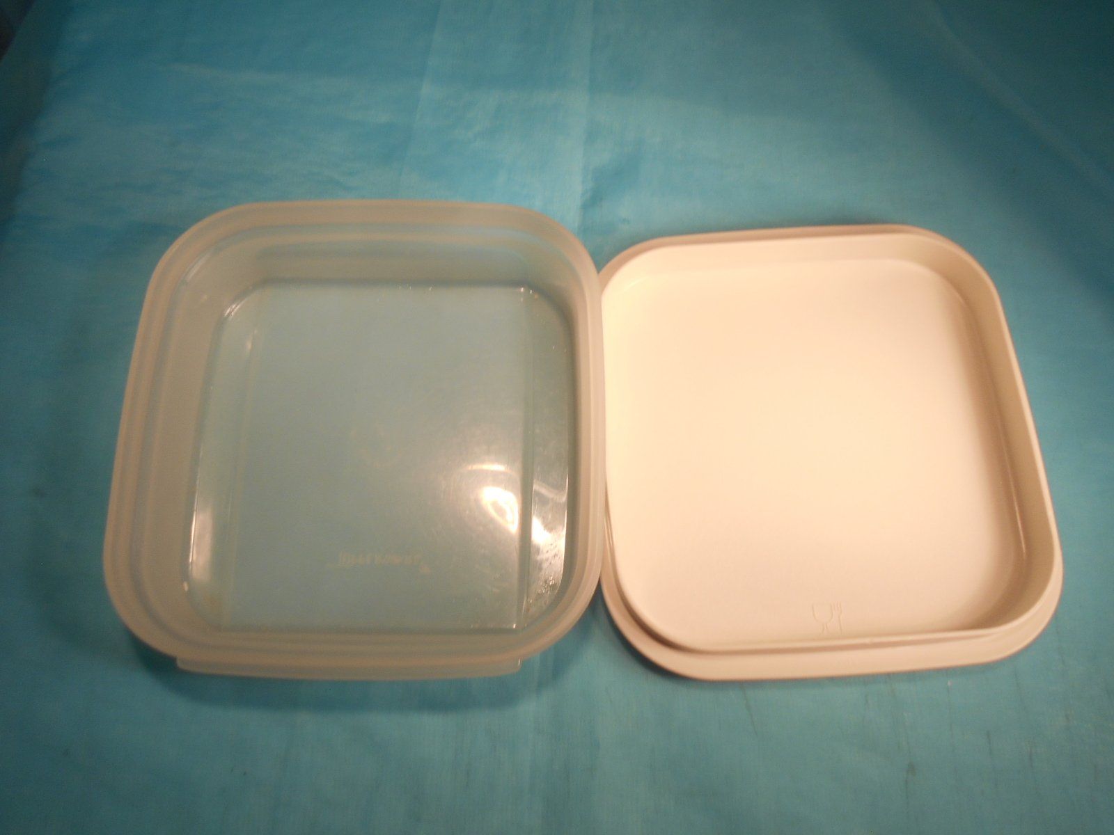 Tupperware Contenitori & Simili: Tupperware Behälter, weiss, 18 x 18cm – Usato da Bellach venduto da JingleCherry 4
